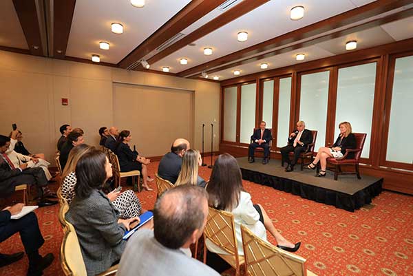 Mulino promete un Panamá abierto a la inversión extranjera durante foro económico en Nueva York