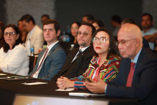 Moltó expone las acciones para avanzar hacia la integración con el Mercosur