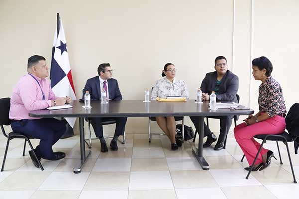 Proyectan plan para posicionar al Fondhabi entre cooperativas del país