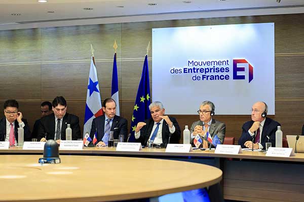 Más de 24 megaempresas francesas interesadas en Panamá