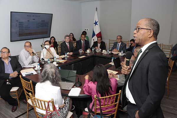 Concluye periodo de conversaciones en Mesa de Salud sobre soluciones a crisis en atención de pacientes