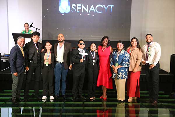 Destacan a ganadores de la Feria Científica Nacional del Ingenio Juvenil y a docentes inspiradoras
