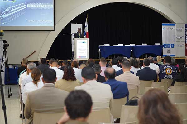 Presentan Estrategia para impulsar Ferrocarril Panamá-David-Frontera