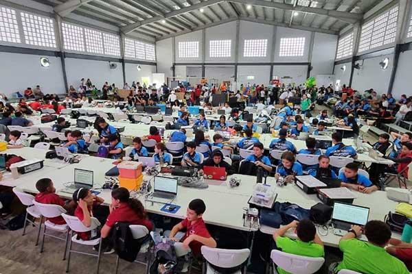 Lanzan internacionalmente reglas de la Olimpiada Mundial de Robótica 2025
