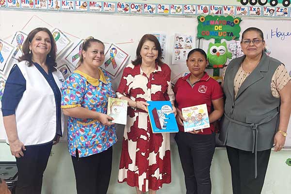 Despacho de la Primera Dama impulsa entrega de libros para minibibliotecas en 650 escuelas del país