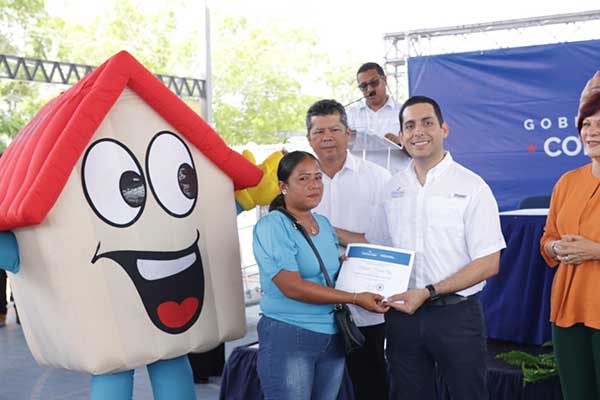 Más de 150 familias en Panamá Oeste se benefician con viviendas nuevas