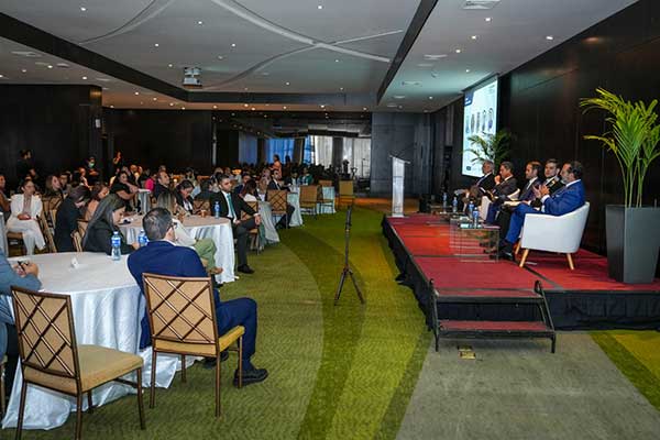 Gobierno reafirma su compromiso con la transformación digital en foro de tecnología e innovación