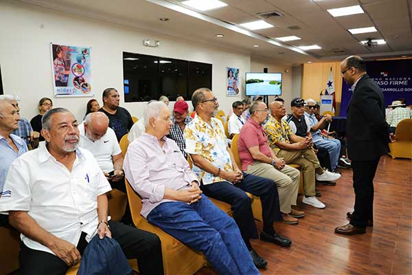 MIDES realiza tercer desembolso de la pensión vitalicia a héroes de la Gesta Patriótica de 1964