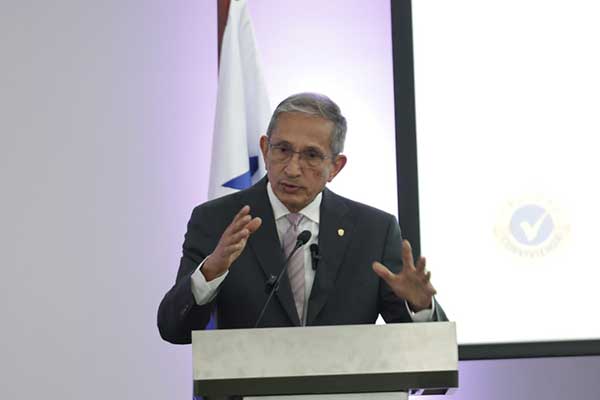 Ministro Jované refuerza compromiso de trabajar de la mano con la empresa privada