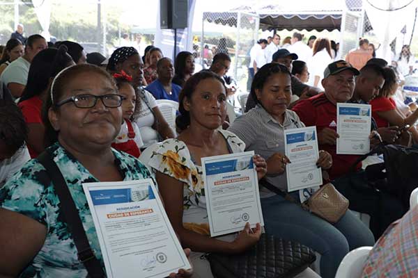 Entregan 141 nuevos apartamentos del proyecto Ciudad de Esperanza