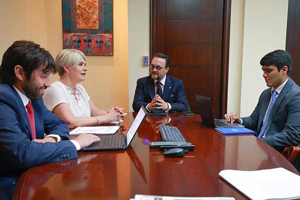 Moltó expone prioridades del gobierno ante la OCDE y acuerda cooperación en áreas clave de desarrollo