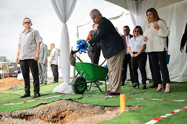 Mulino coloca primera piedra del Plan Integral de transformación del Inadeh