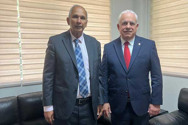 Candidato de Guyana a dirección del IICA se reúne con ministro Linares e informa planes para el organismo
