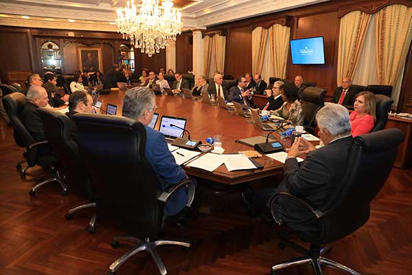 Autorizan contratar servicio de telecomunicaciones, gerenciar extensión de la Línea 1 del Metro y compra de terreno para ampliar Aeropuerto de Isla Colón