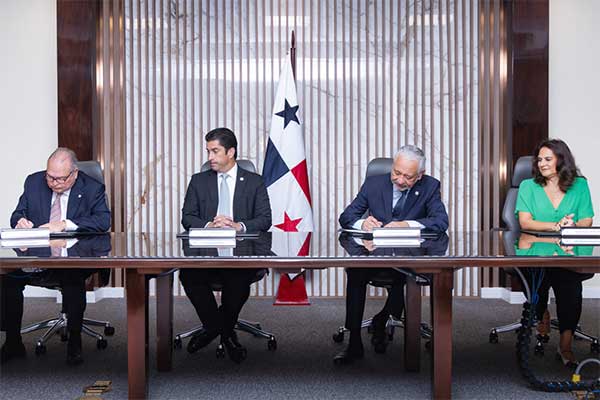 Firman acuerdo de cooperación para inspección e ingeniería de los puentes de Las Américas y Centenario