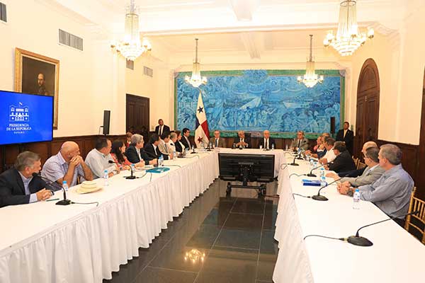 Gobierno creará centro para formación de profesionales técnicos en el sector agropecuario