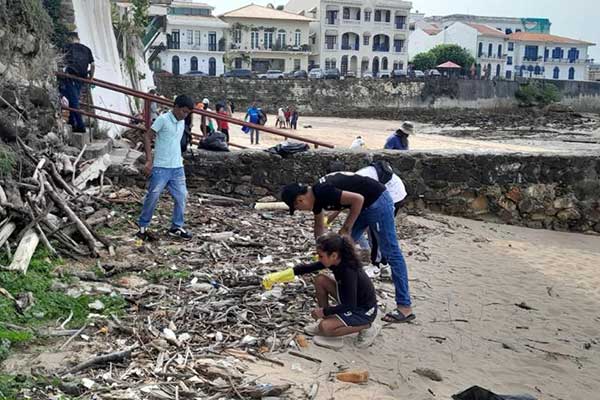 Realizan jornada de Limpieza en el Casco Antiguo