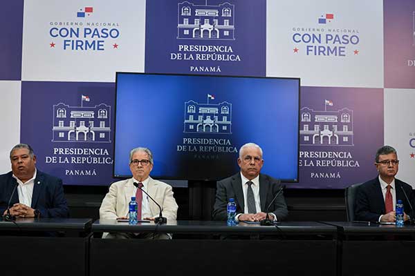Restablecen operaciones de plantas potabilizadoras en Azuero, pero agua no es apta para consumo humano