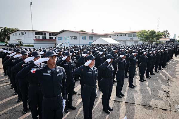 Mulino juramenta a 892 nuevos agentes policiales y los insta a practicar la excelencia