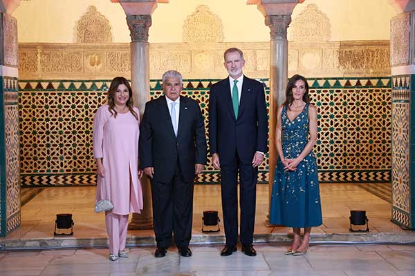 Presidente Mulino asiste a encuentro ofrecido por el Rey de España para más de 30 Jefes de Estado