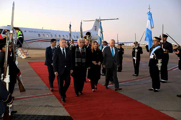 Presidente Mulino llega a Argentina para participar en Cumbre del Mercosur