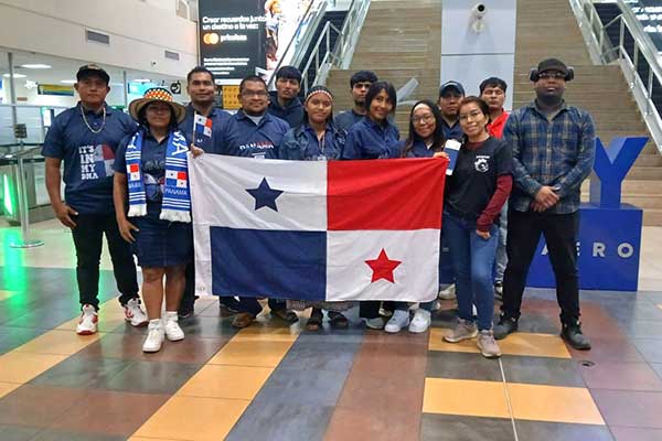 Atletas indígenas panameños en juegos ancestrales de Colombia