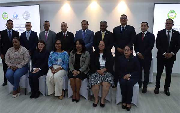 CGR, UP y la Senacyt lanzan programa pionero para formar a investigadores expertos en gestión gubernamental