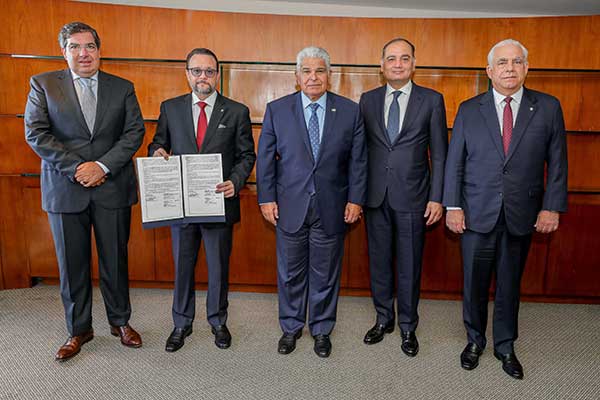 Chiquita retorna a Bocas del Toro, presidente Mulino logra acuerdo con la empresa