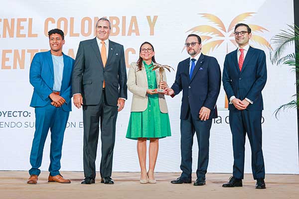 Gobierno y SIP destacan aporte de la industria panameña en histórica gala de aniversario
