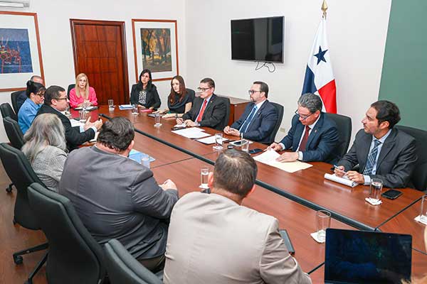 MICI lidera reunión interinstitucional para fortalecer y agilizar trámites migratorios en regímenes especiales