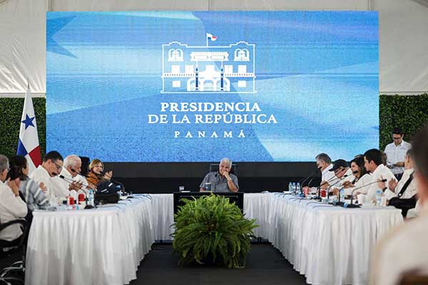 Más de B/.500 millones en infraestructura pública se invierten en Darién, informó Mulino