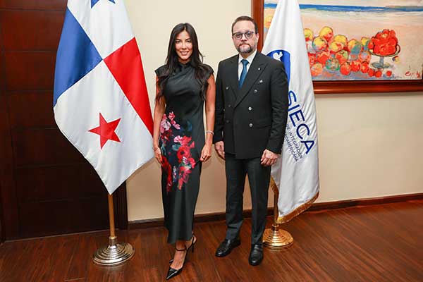 Moltó recibe a Panameats y reafirma apoyo al sector cárnico panameño