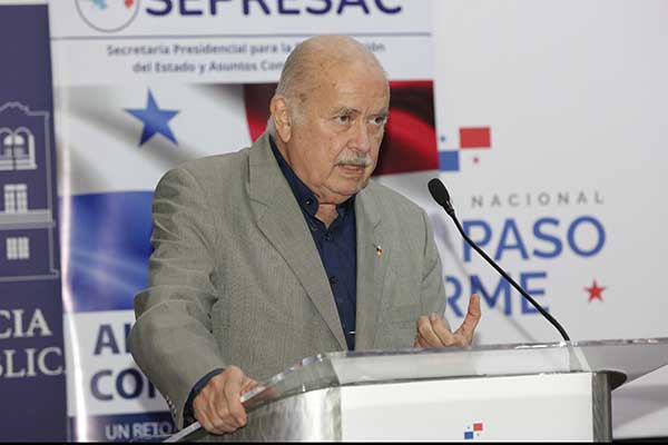 Personal de AAC se capacita en materia constitucional como parte del Programa Nacional de Alfabetización