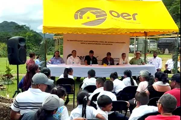 Con inversión de más de B/. 2.88 millones, comunidades apartadas de Natá y Penonomé reciben energía eléctrica