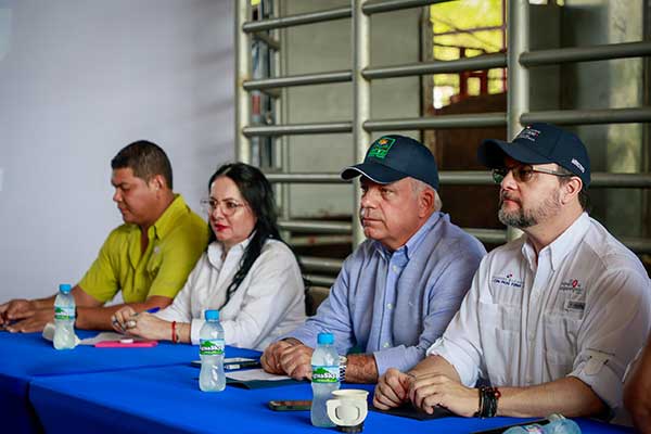 Ejecutivo y Legislativo avanzan con sector agropecuario en la construcción de posición nacional frente al MERCOSUR