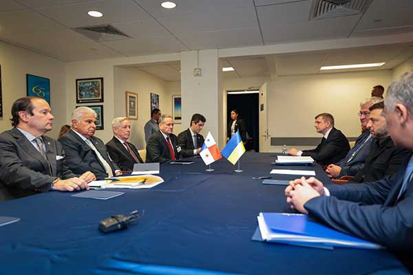 Mulino pidió a Zelensky que promueva adhesión de Ucrania al tratado de neutralidad del Canal de Panamá