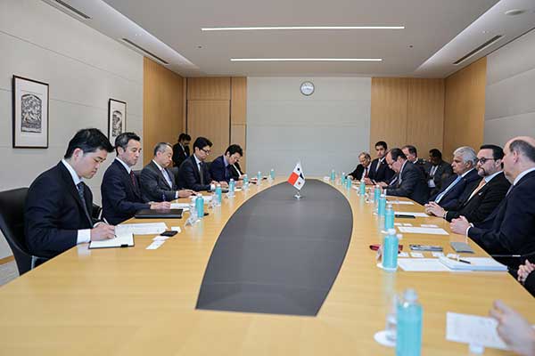 Mulino se reúne con directivos del Mizuho Bank y Sumitomo Corp., explora oportunidades de inversión y financiamiento en Panamá