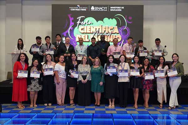 Premian proyectos científicos estudiantiles en clausura de Feria Científica Nacional del Ingenio Juvenil 2025
