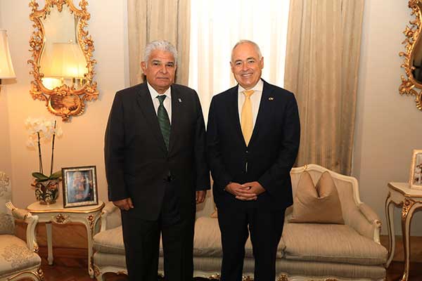Presidente Mulino recibe al presidente de Georgia Tech