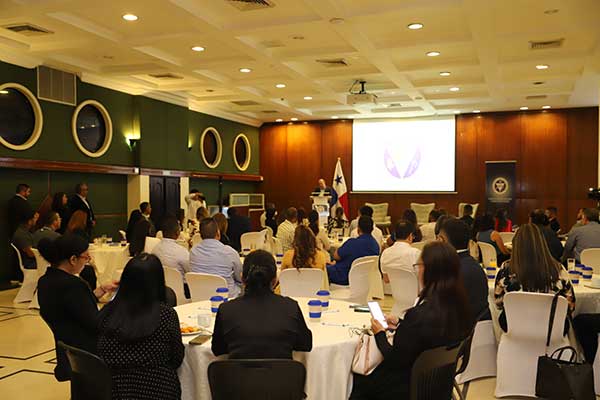 Re-Thinking Business con ALTRA CX: Atención inteligente en la era del cliente inteligente