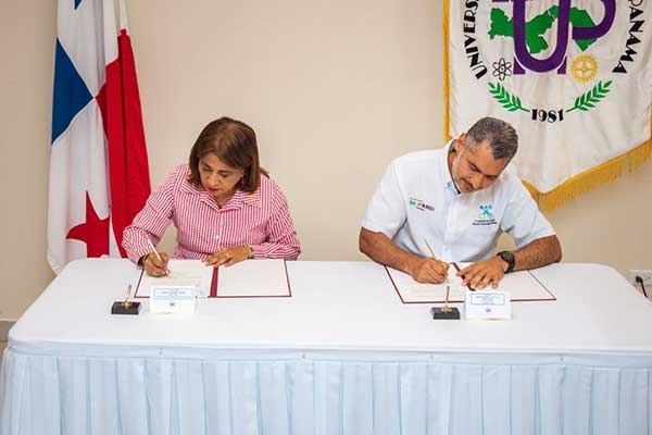 UTP y FUNDESTEAM seguirán fortaleciendo educación STEAM en Panamá