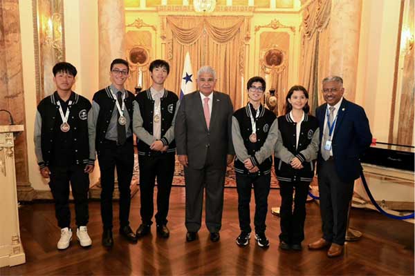“Ustedes son el futuro de este país”, expresa Mulino a estudiantes que “brillaron” en la OLAA de Brasil