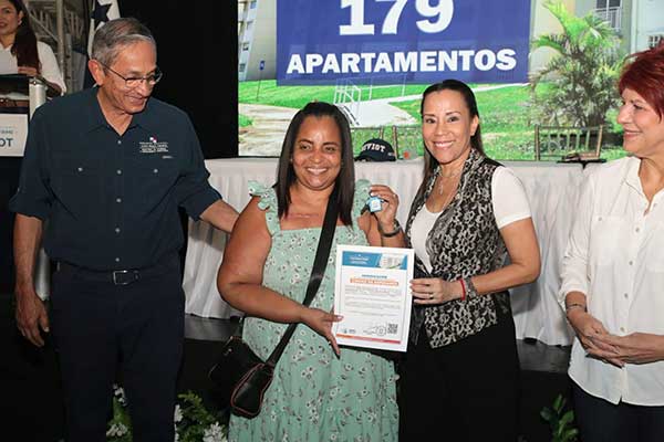 Administración Mulino entrega soluciones habitacionales en Arraiján
