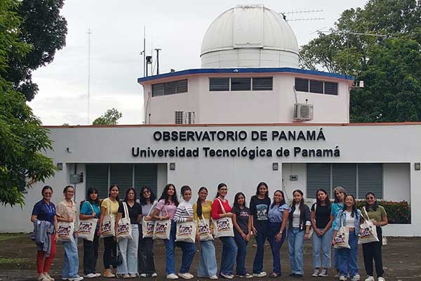 Jornadas educativas del proyecto ShakthiSAT en Chiriquí y Coclé forman e inspiran a las futuras líderes de las ciencias espaciales de Panamá