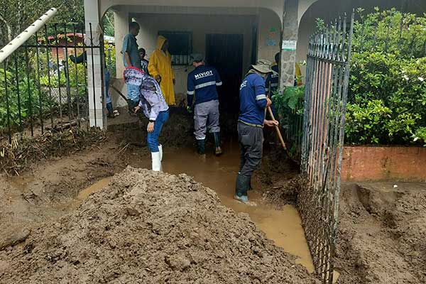 Miviot brinda apoyo a afectados por deslizamientos en Boquete