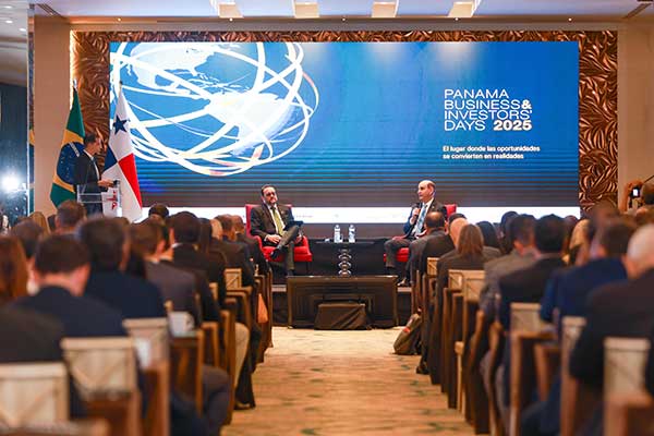 Moltó reafirma a Panamá como socio estratégico en apertura del Panamá Business & Inversors’ Days