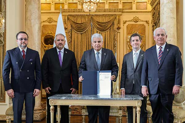 Mulino sanciona ley de adhesión al Mercosur que prevé grandes oportunidades comerciales para el país