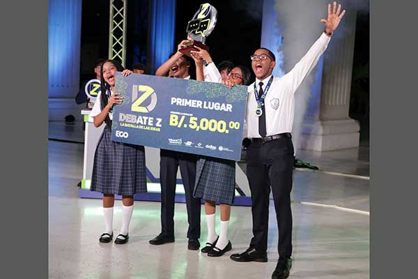 Academia Santa María, campeones en la final de Debate Z