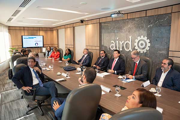 Moltó presenta oportunidades de inversión ante empresarios dominicanos y refuerza cooperación económica regional