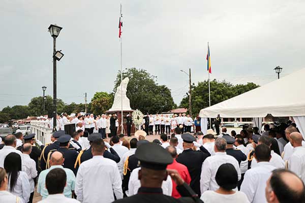 Mulino celebra con los santeños los 204 años del Primer Grito de Independencia